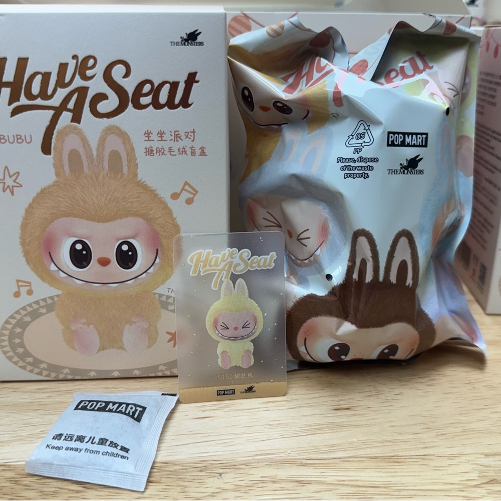 Sisi AUTHENTIC Pop Mart Labubu 'Have A Seat' Collectible